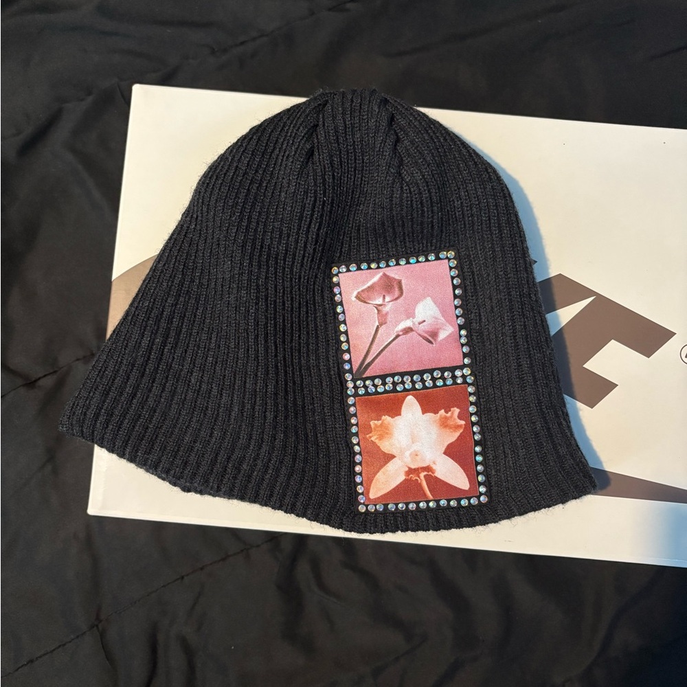 misbhv lily orchid beanie